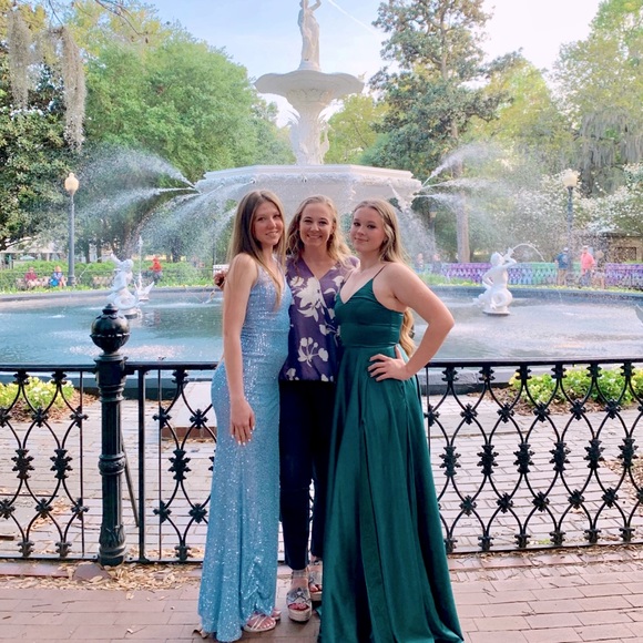 Meet your Posher, Southern Roots Resale - Picture 4 of 6